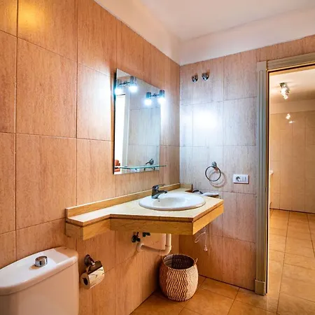 Lovely 1-bedroom Whit Pool 아파트