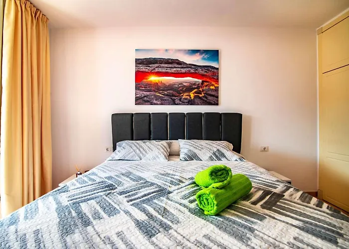 Apartman Lovely 1-bedroom Whit Pool *