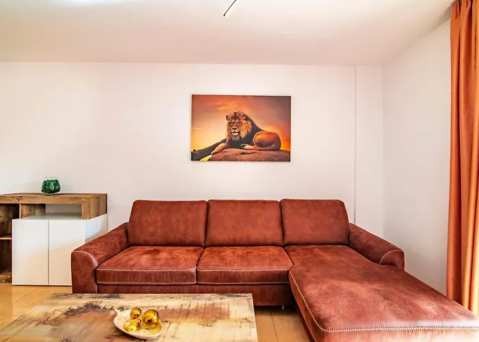 Lovely 1-bedroom Whit Pool Apartman *