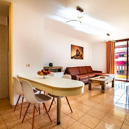 Lovely 1-bedroom Whit Pool