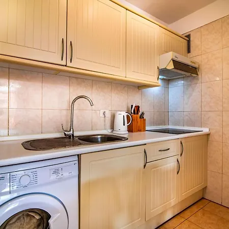 Lovely 1-bedroom Whit Pool