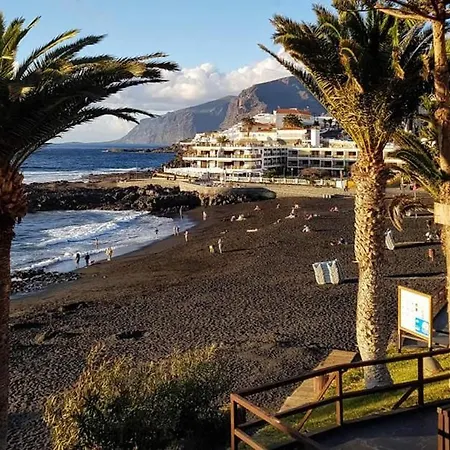 Lovely 1-bedroom Whit Pool