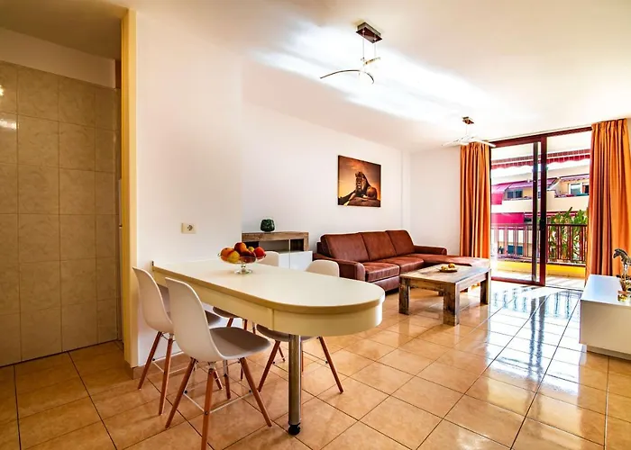 Lovely 1-bedroom Whit Pool