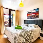 Апартаменты Lovely 1-bedroom Whit Pool Пуэрто-де-Сантьяго