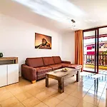 Lovely 1-bedroom Whit Pool Апартаменты Пуэрто-де-Сантьяго