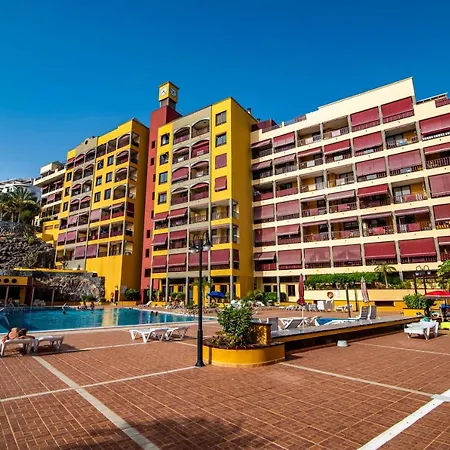 Апартаменты Lovely 1-bedroom Whit Pool Пуэрто-де-Сантьяго